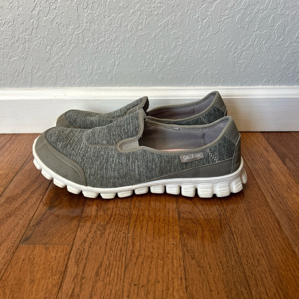 Skechers EZ Flex Walking Shoes Slip On Sneakers Women’s Size 11 Relaxed Fit Gray